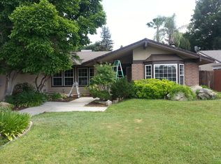 77 Burgan Ave, Clovis, CA 93611