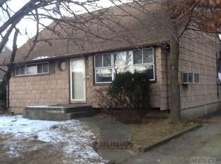 3547 Naomi Pl, Seaford, NY 11783