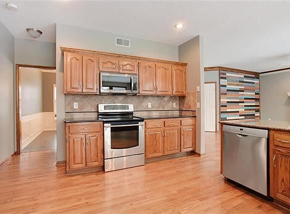 5th image of 6080 NW Forest Dr