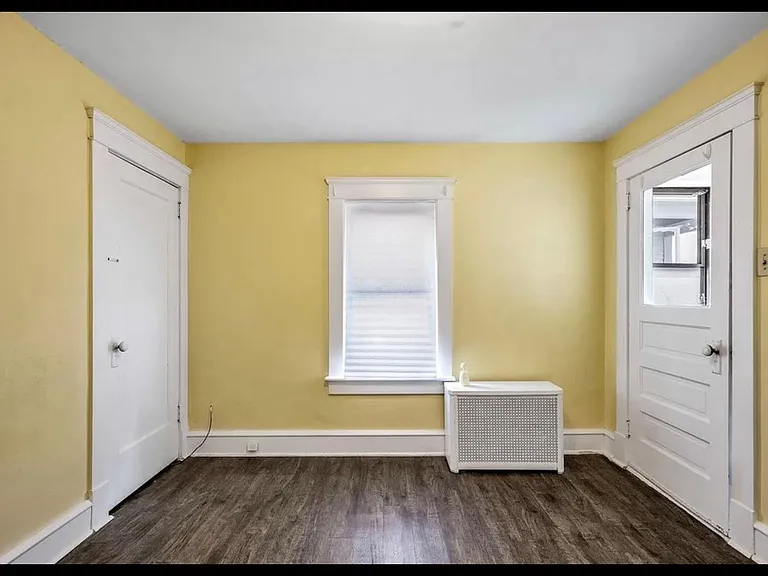 311 Chester St — Photo 12