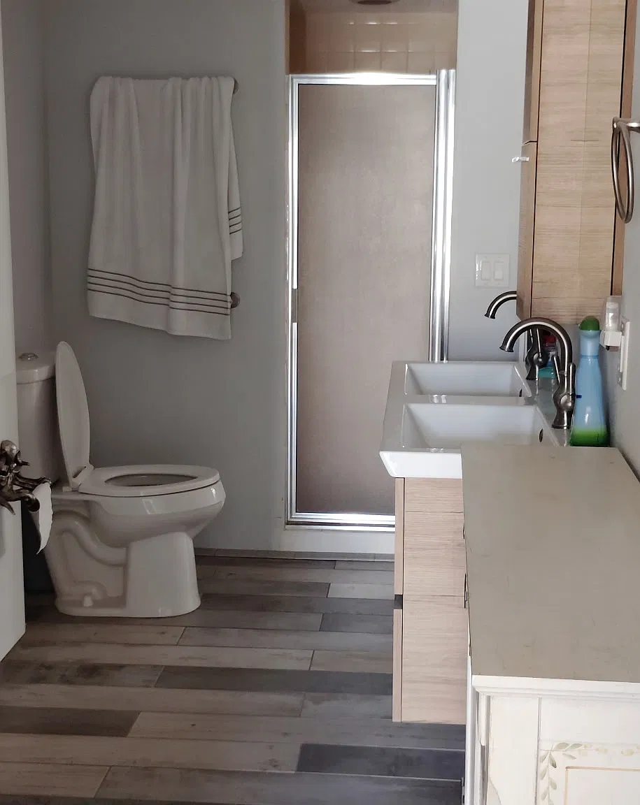 3 bed, 2400 sqft, $3,000 — Photo 4