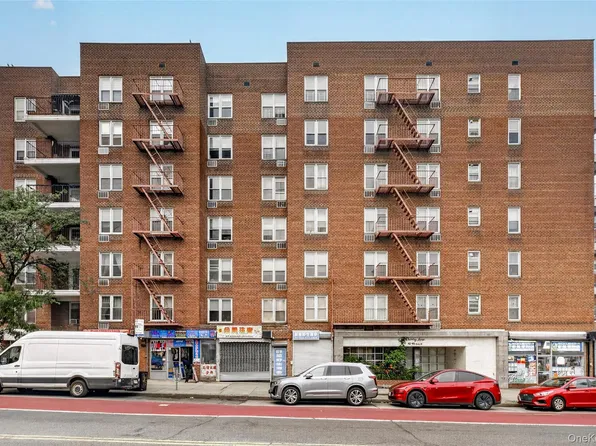 45-92 Main Street #7L, Flushing, NY 11355