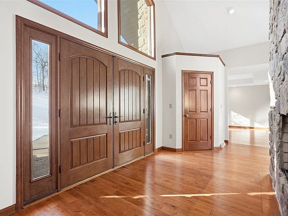 3rd image of 250 County Line Rd