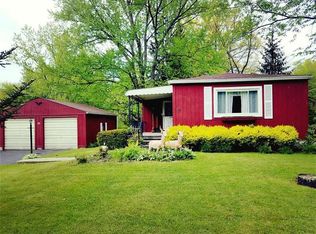 27 Hewitt Rd, West Middlesex, PA 16159