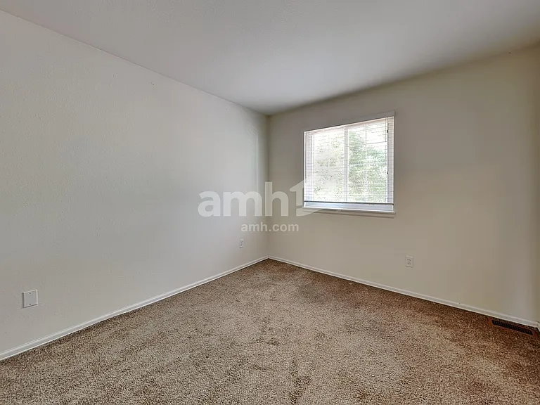 19984 E Lasalle Dr — Photo 15