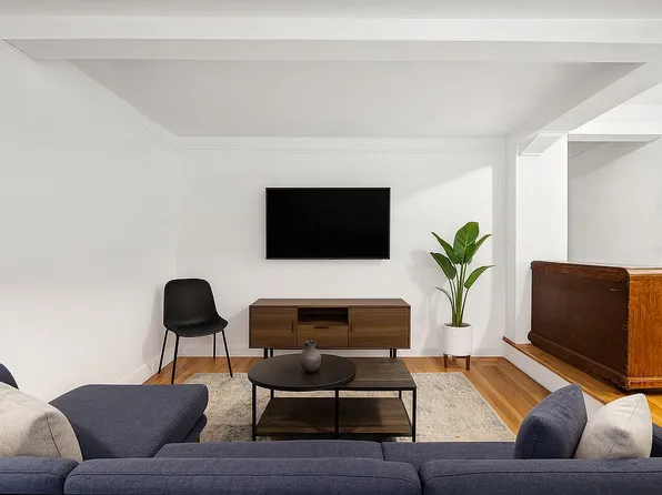 200 W 20th St APT 701, New York, NY 10011