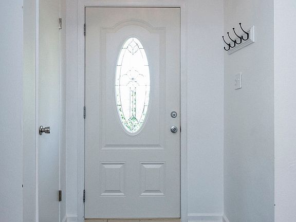 4th image of 112 Murrayhill Ave