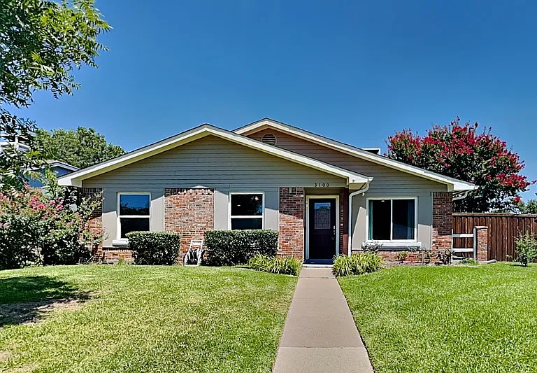 3100 Fairgate Dr — Photo 1