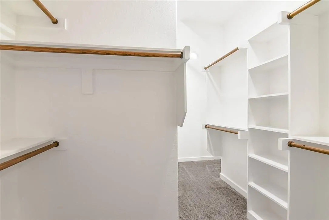 2305 Paxton Way — Photo 3