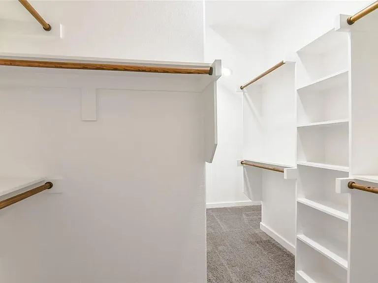 2305 Paxton Way — Photo 3