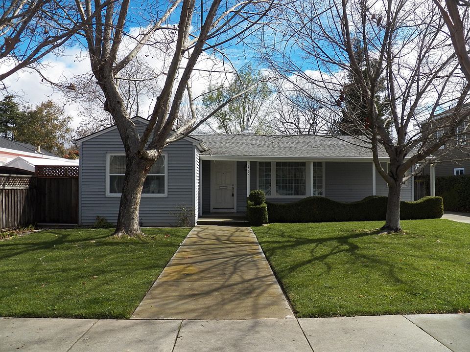 1st image of 990 Thornton Way