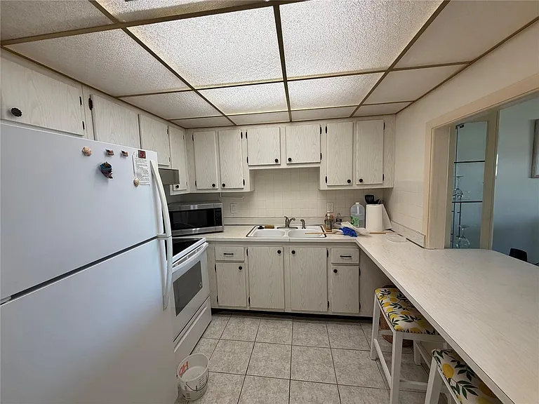 4550 Cove Cir #1205 — Photo 6