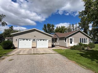 308 E Dakota Ave, Winger, MN 56592