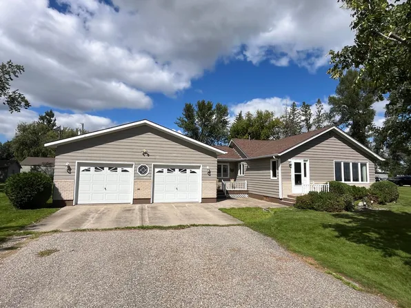 308 E Dakota Ave, Winger, MN 56592