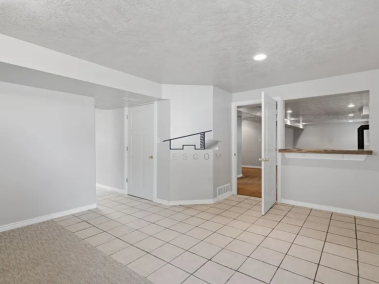 77037-4879 S 5050 W — Photo 18