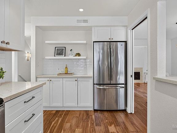 4th image of 417 Sylvia Way