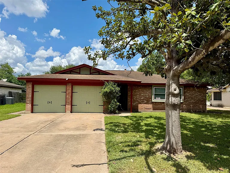 12426 Foxburo Dr — Photo 1