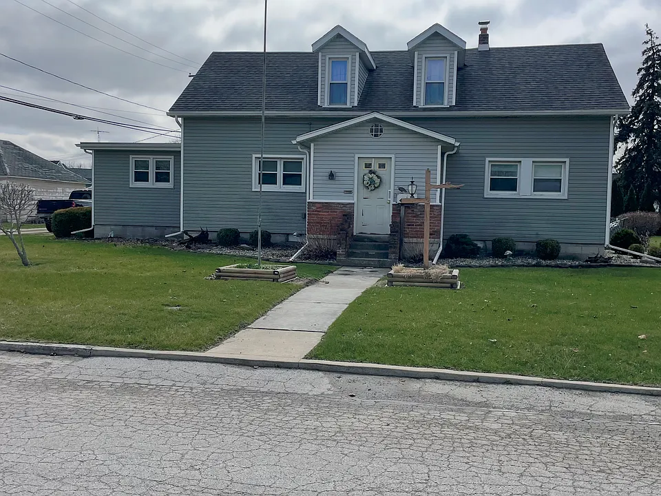 119 Evans St