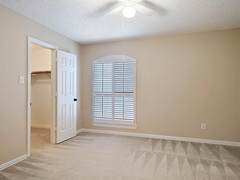 3777 Meadowcreek Cir — Photo 21