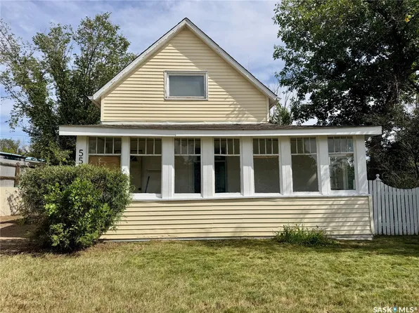 553 2nd Avenue NW, Swift Current, SK S9H 0R1