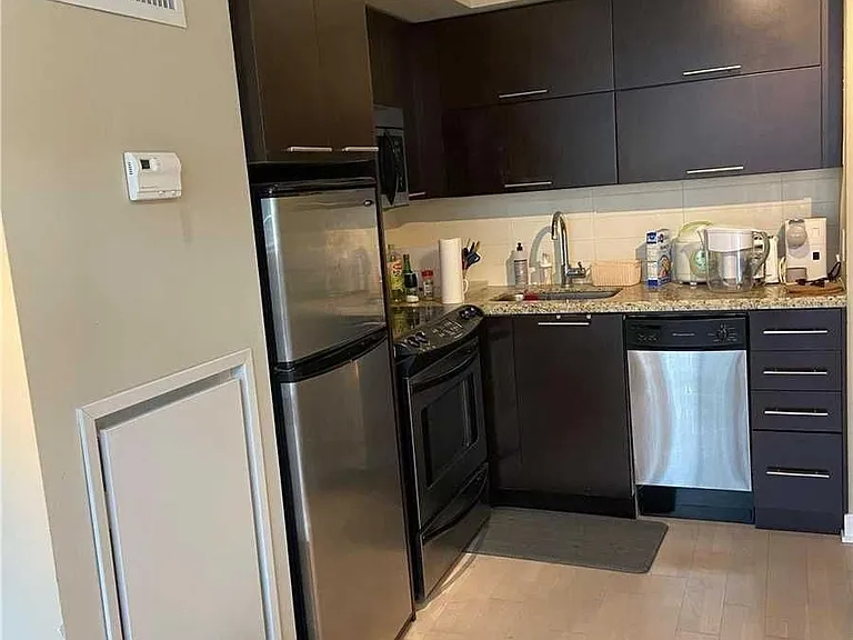 21 Nelson St #519 — Photo 1