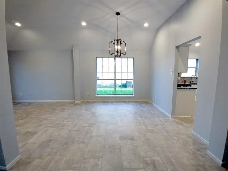 8911 Starlamp Ln — Photo 4