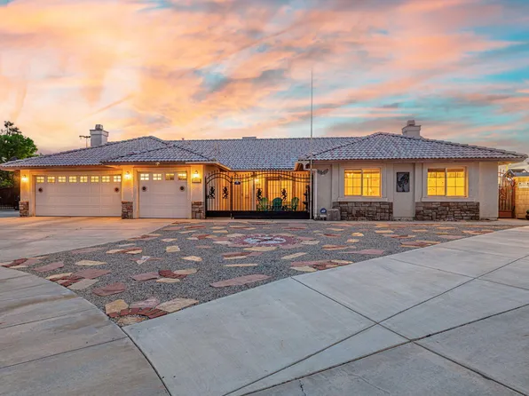 2841 W Avenue L2, Lancaster, CA 93536