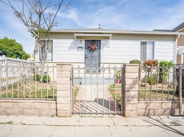 1330 Menlo Ave, Los Angeles, CA 90006