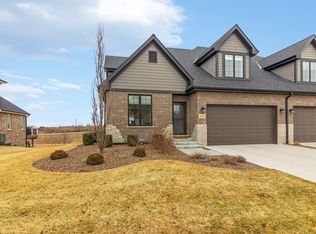 16511 Kayla Dr, Lemont, IL 60439