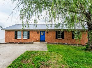 1077 J D Cir, Berea, KY 40403