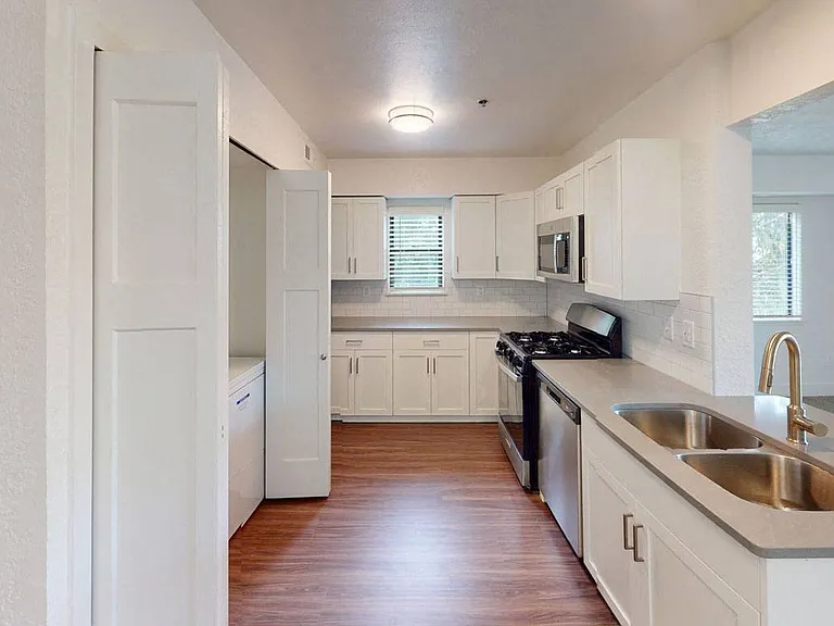 Green Ridge Apartments — Photo 58