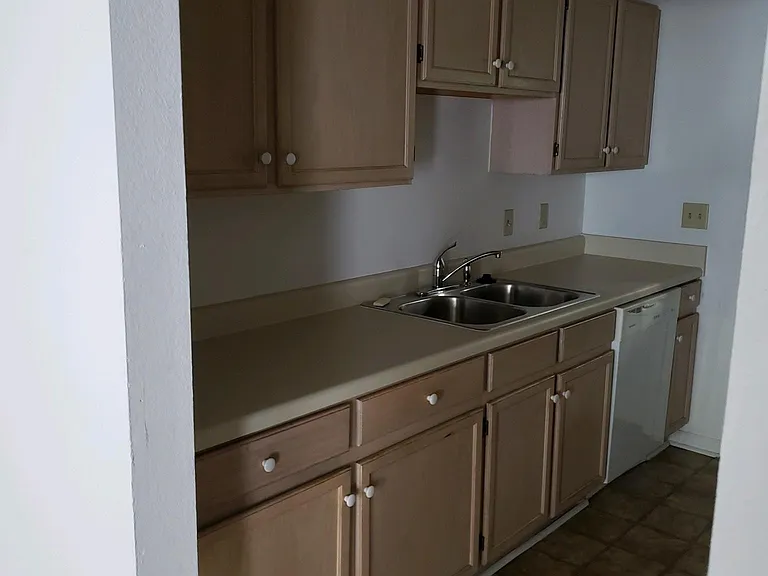 2175 Timberwood Cir S — Photo 8