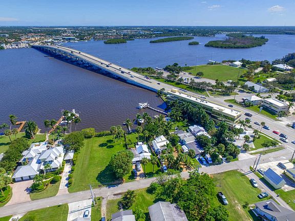 5th image of 2573 SW Conch Cove Ln