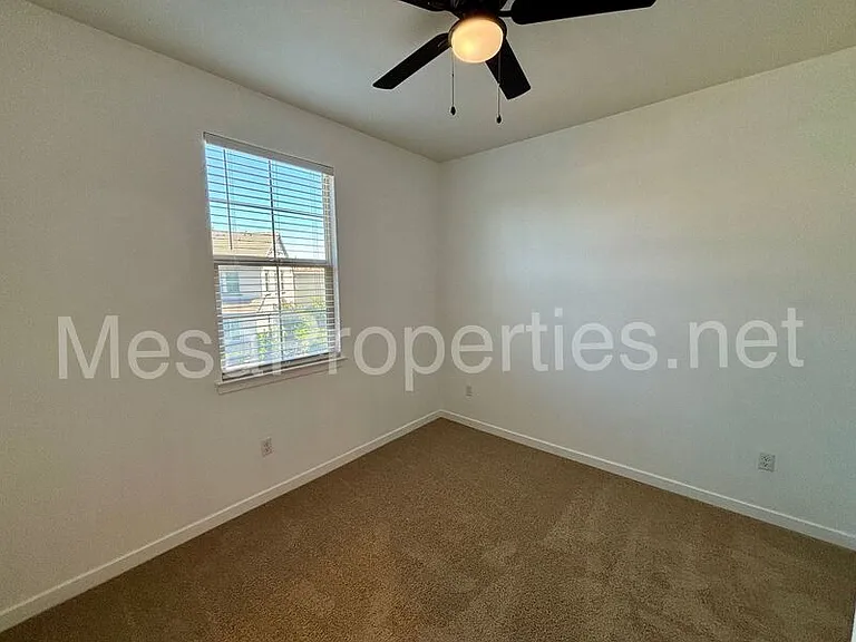 998 Rodeo Rd — Photo 17