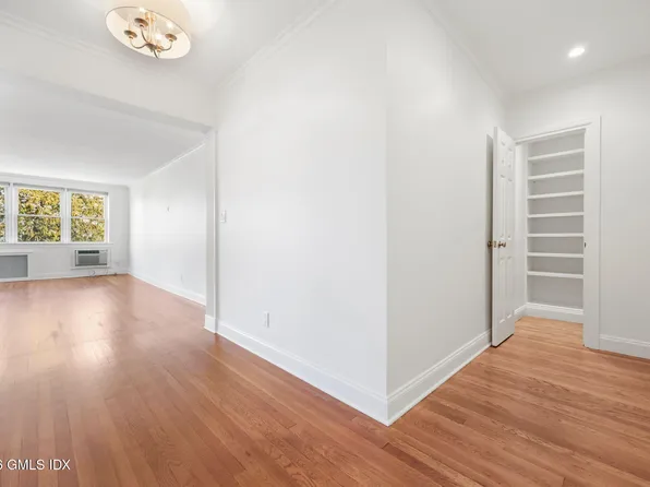 4 Putnam Hl APT 4G, Greenwich, CT 06830