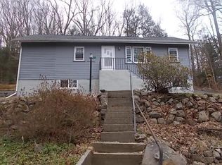 4 Cedarhurst Trl, Sandy Hook, CT 06482