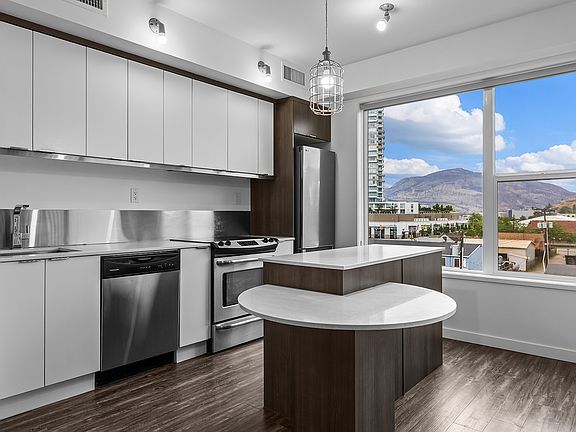 5th image of 1290 Saint Paul St #402