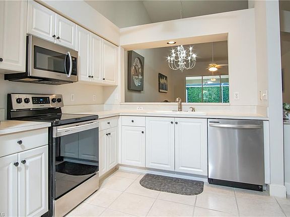 5th image of 1736 Royal Cir #1002