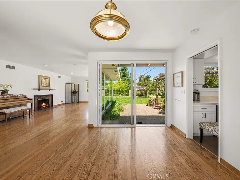 1033 S Isabella Ave — Photo 27
