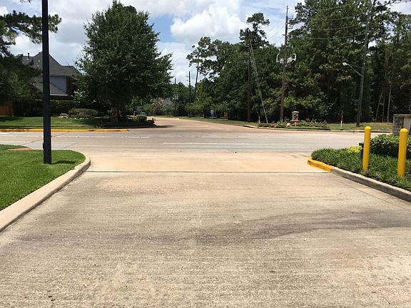 5th image of 15850 Collinsville Dr