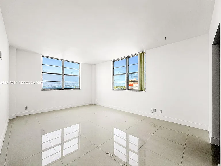 1455 N Treasure Dr #6H — Photo 17