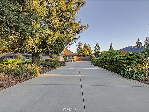 3rd image of 1605 Ridge Dr