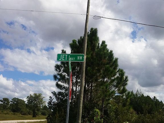 5th image of 216 Jet Way NW