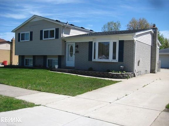 2nd image of 15330 Cambridge Dr