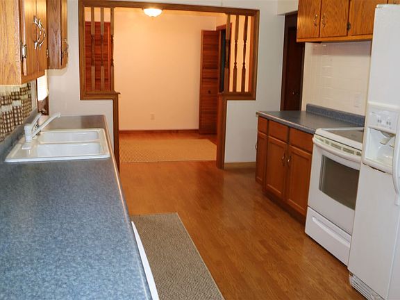 5th image of 1015 10th Ave