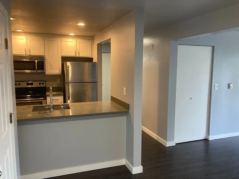 Seattle View Apartments — Photo 20