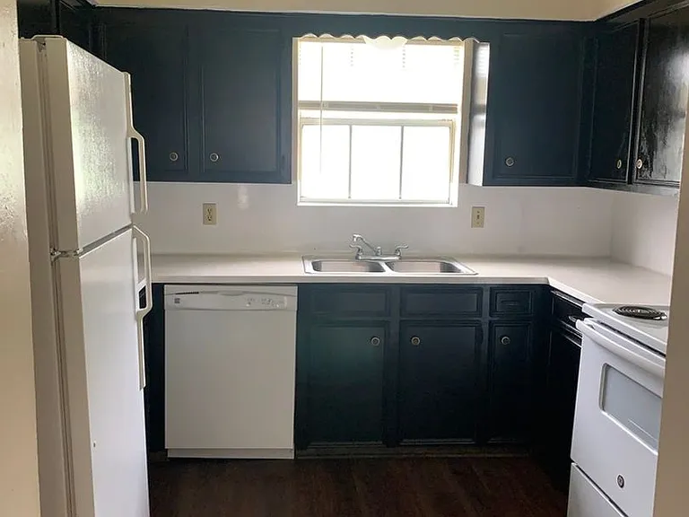 Lamplighter Apartments — Photo 4