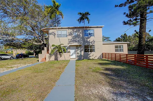 12245 NE 9th Ave #1 Photo 1