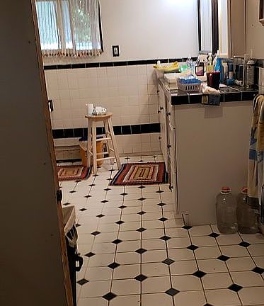 Main bathroom