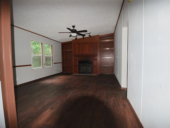 4th image of 327 Holly Dr